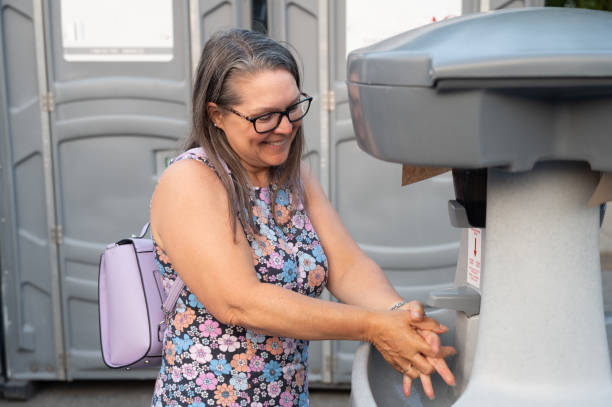Best Luxury portable toilet rental  in Alma, NE